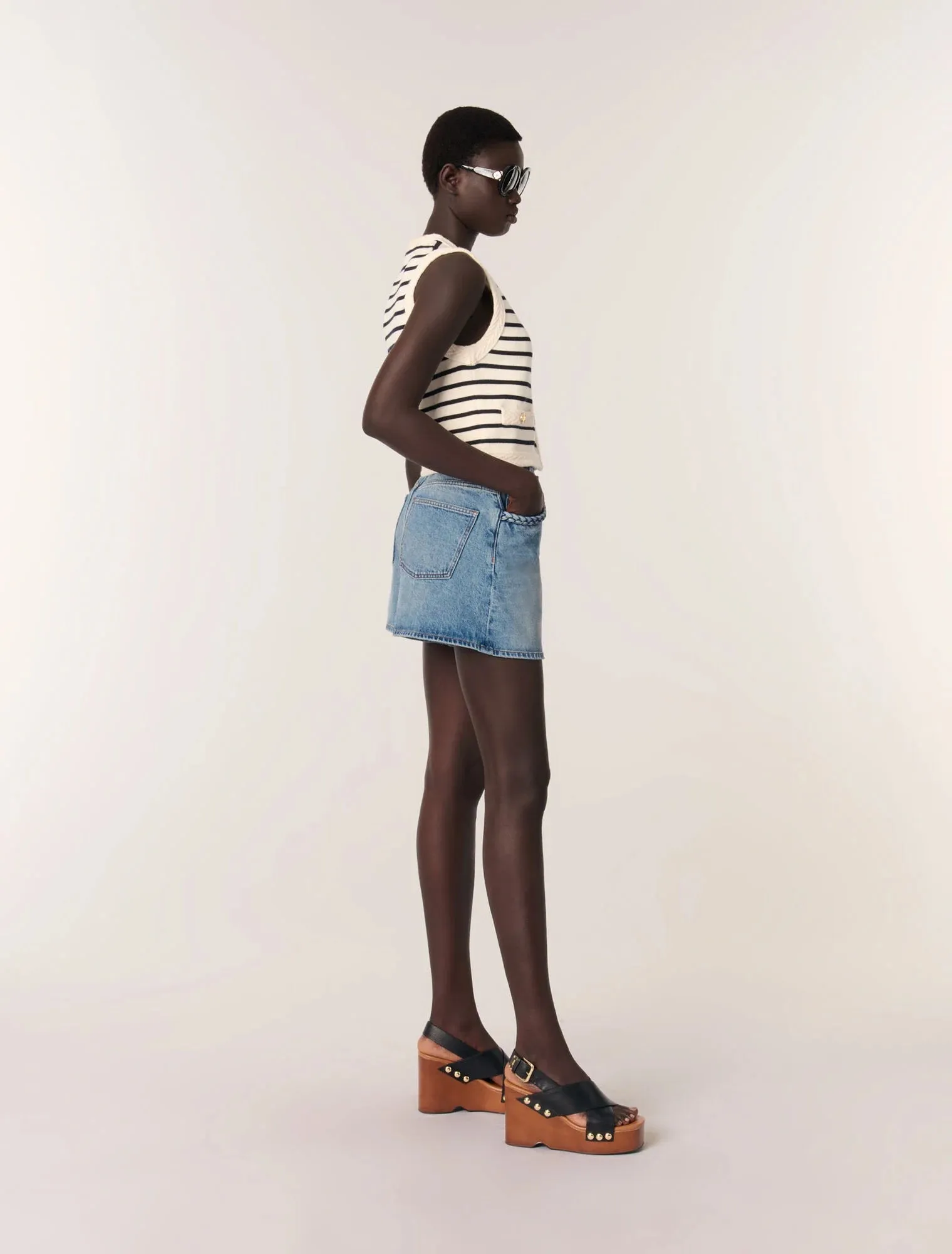 Sleeveless striped cardigan