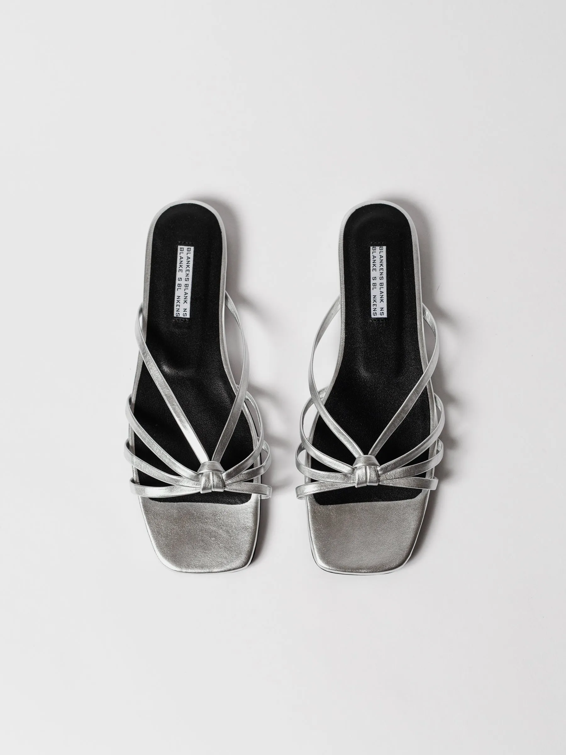 THE JENNIE FLAT SILVER