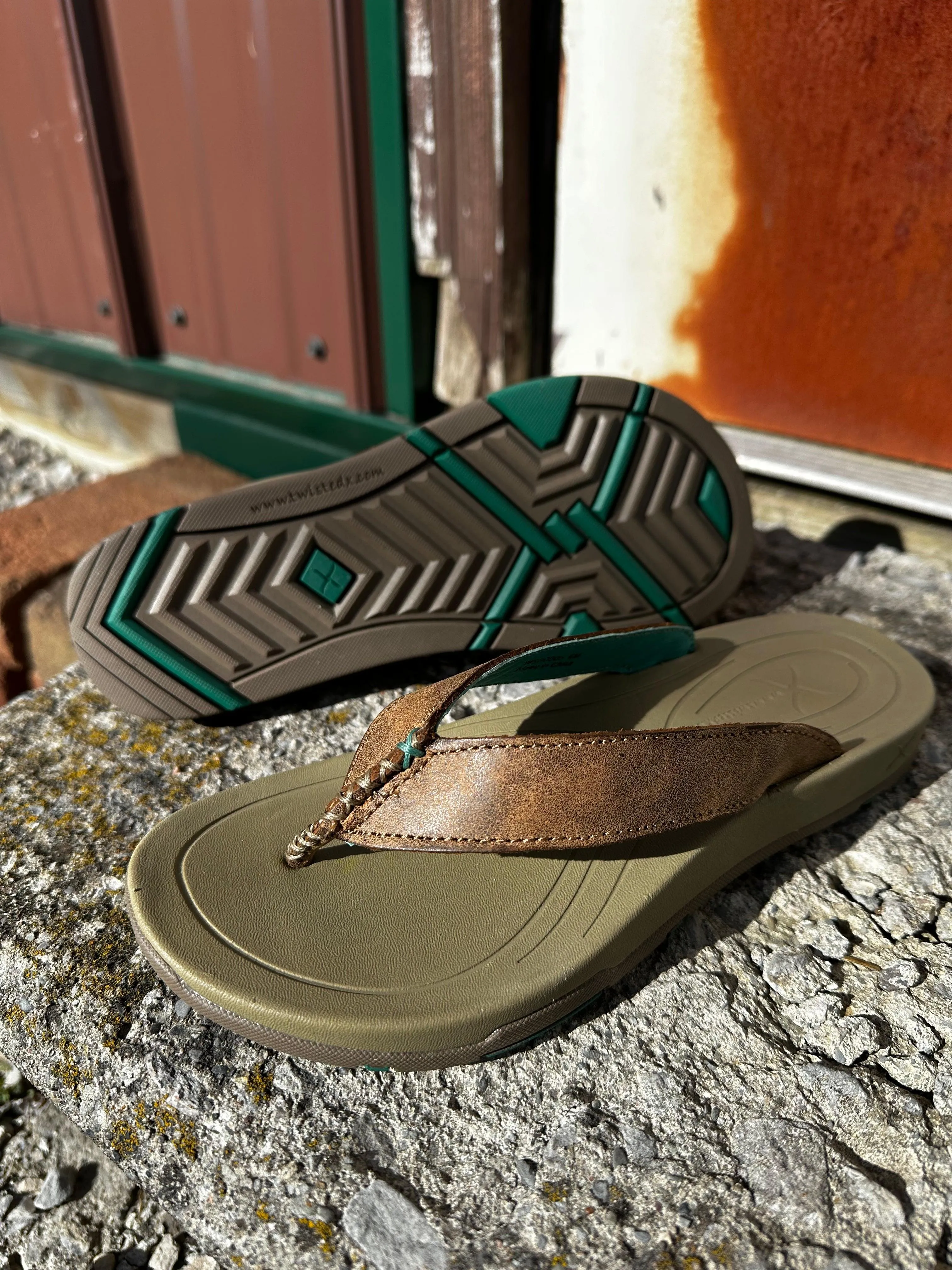 Twisted X Women's Bomber Sandal Flip Flop WSD0005