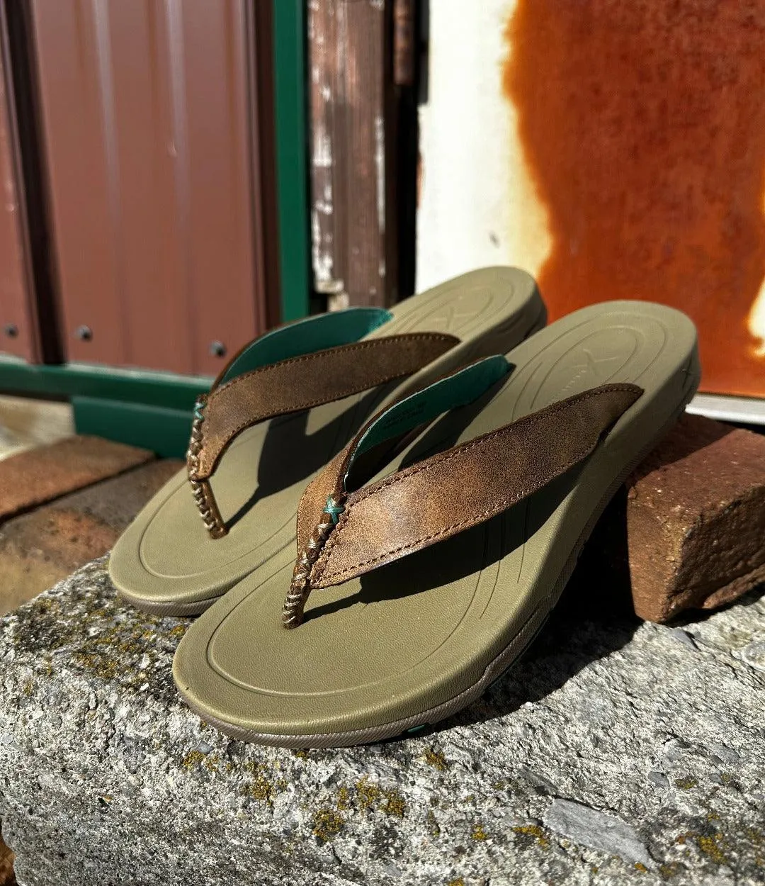 Twisted X Women's Bomber Sandal Flip Flop WSD0005