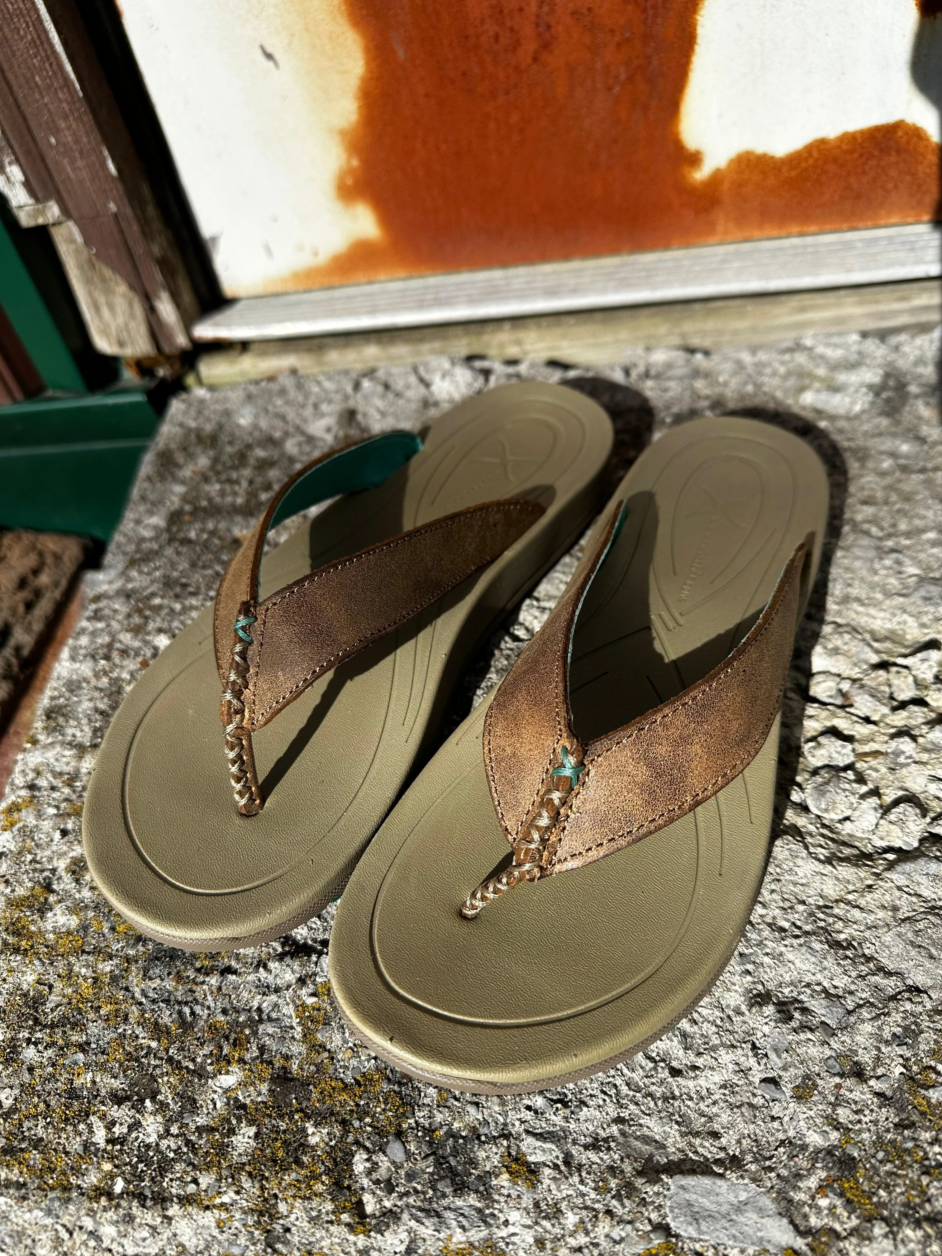 Twisted X Women's Bomber Sandal Flip Flop WSD0005