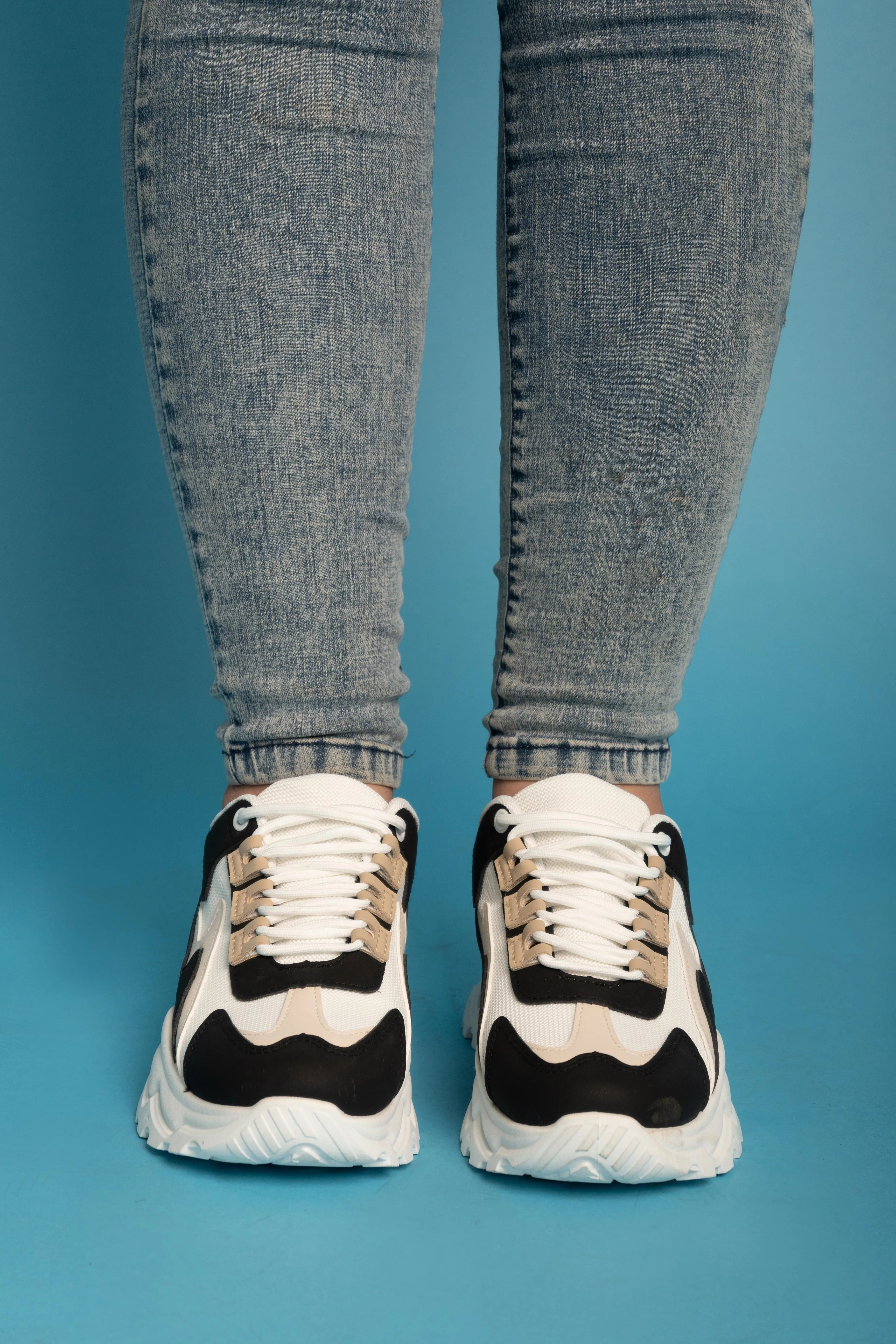 Urban Trek Sneakers - Black